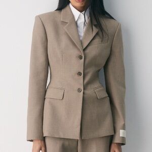 Aritzia Women's Standout Blazer sz 6